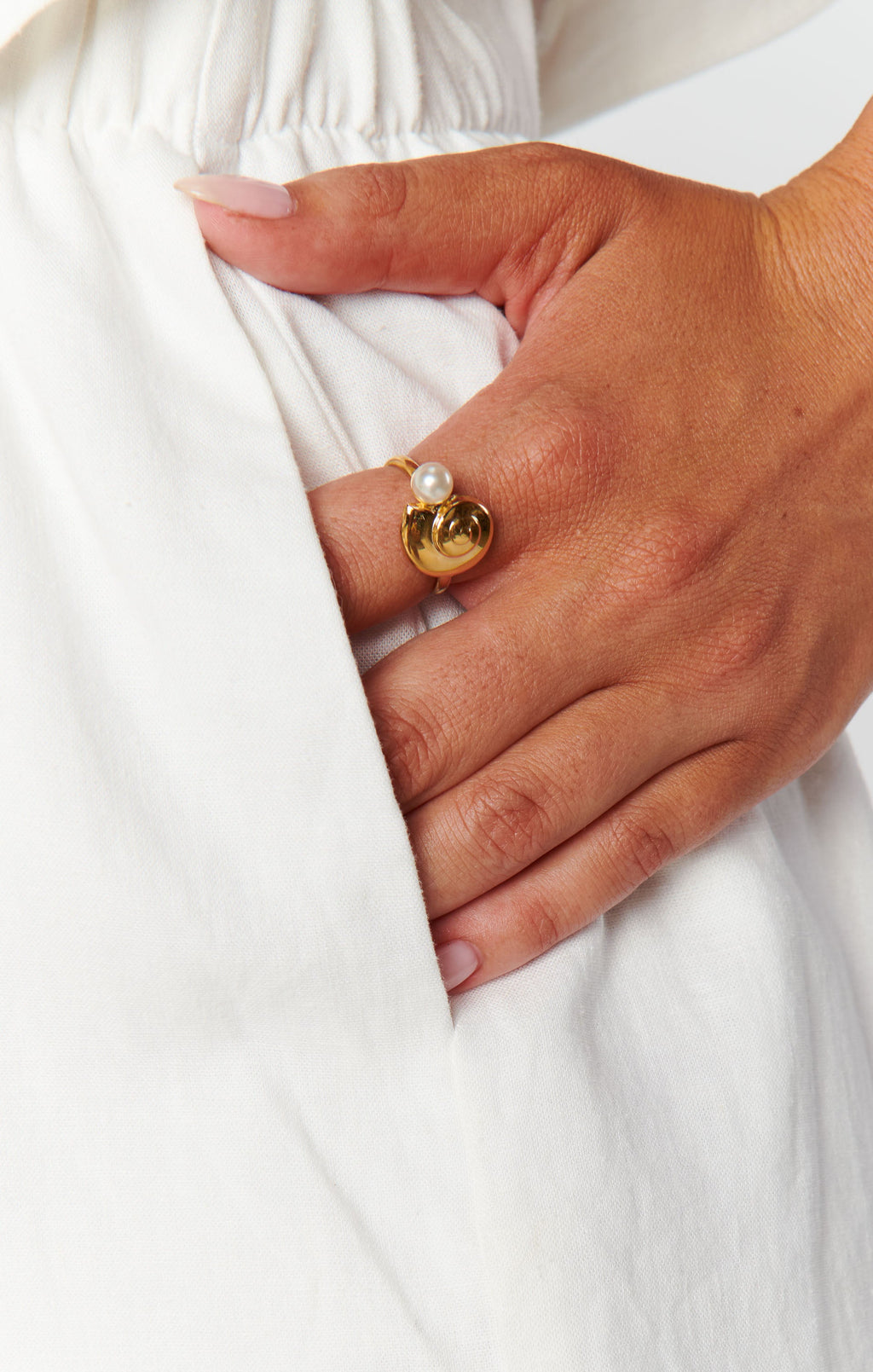 Viviette Vintage Gold Statement Ring