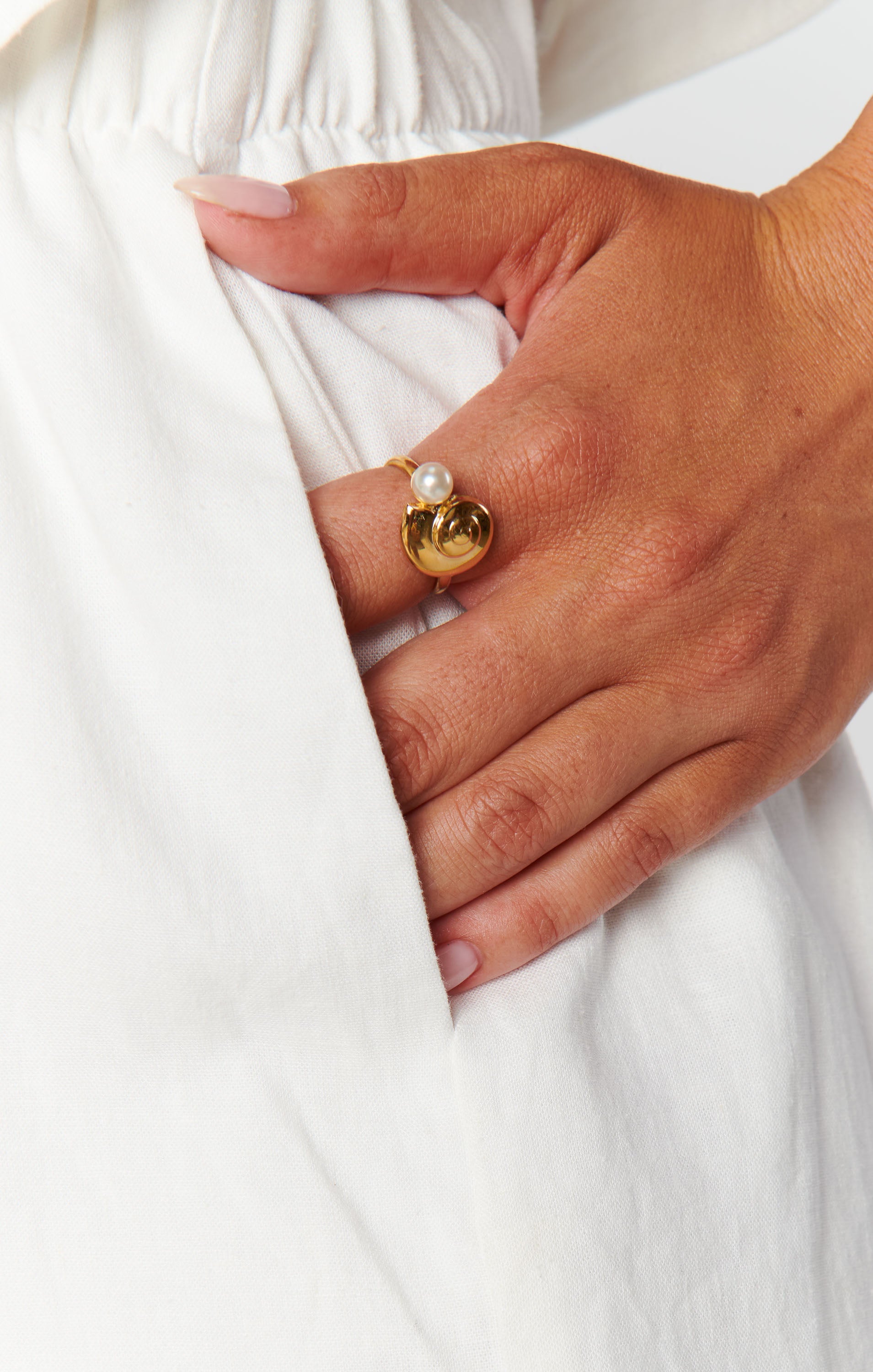 Viviette Vintage Gold Statement Ring